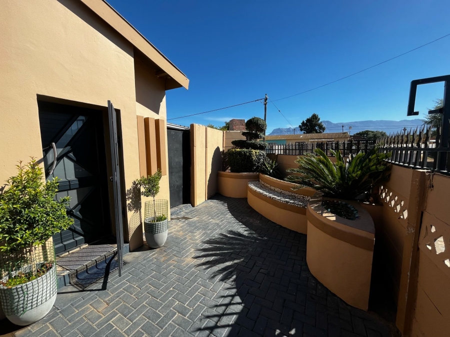 3 Bedroom Property for Sale in Esselenpark Western Cape